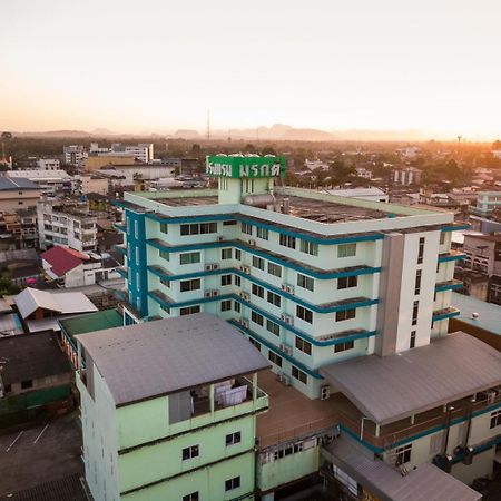 Hotel Morakot Twin Chumphon Exteriér fotografie