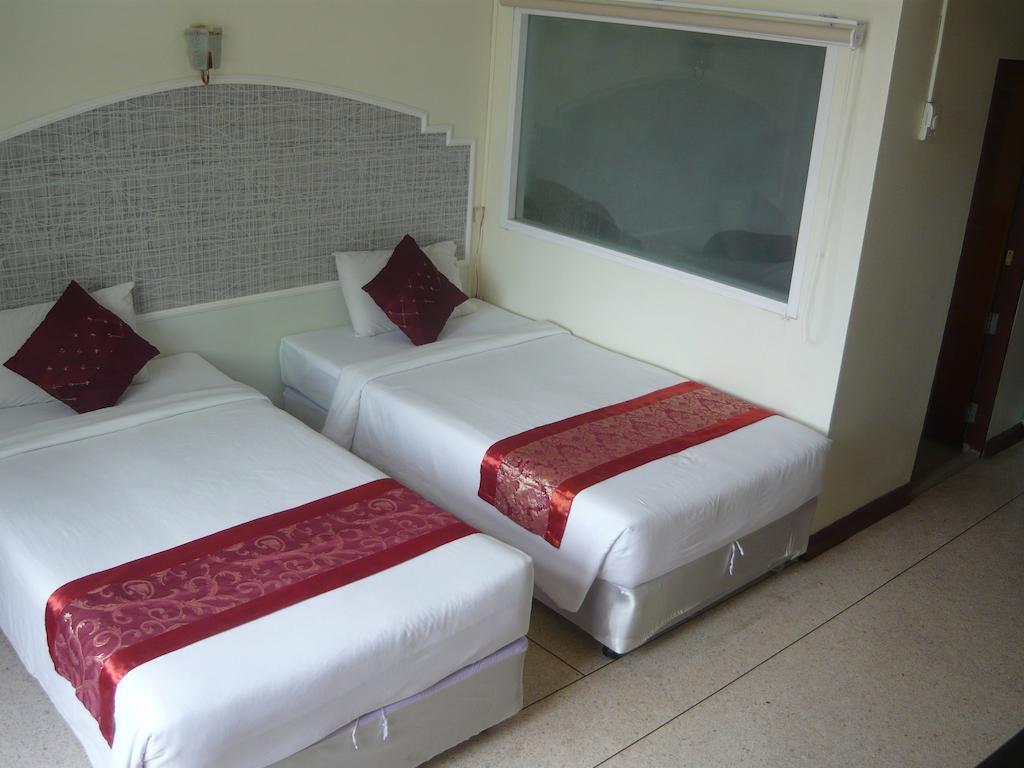 Hotel Morakot Twin Chumphon Exteriér fotografie